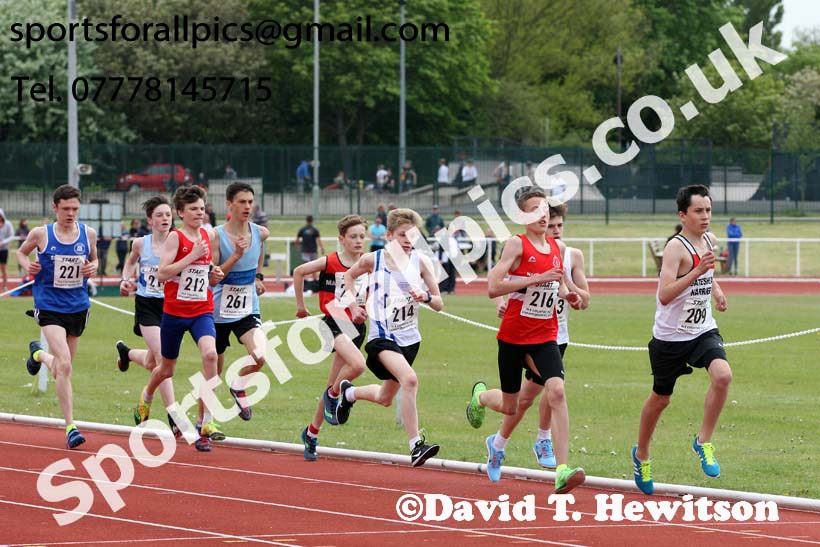 Boys under-15s 1500 metres, North Eastern Track and Fields Champs., Middlesbrough. Photo: David T. Hewitson/Sports for All Pics